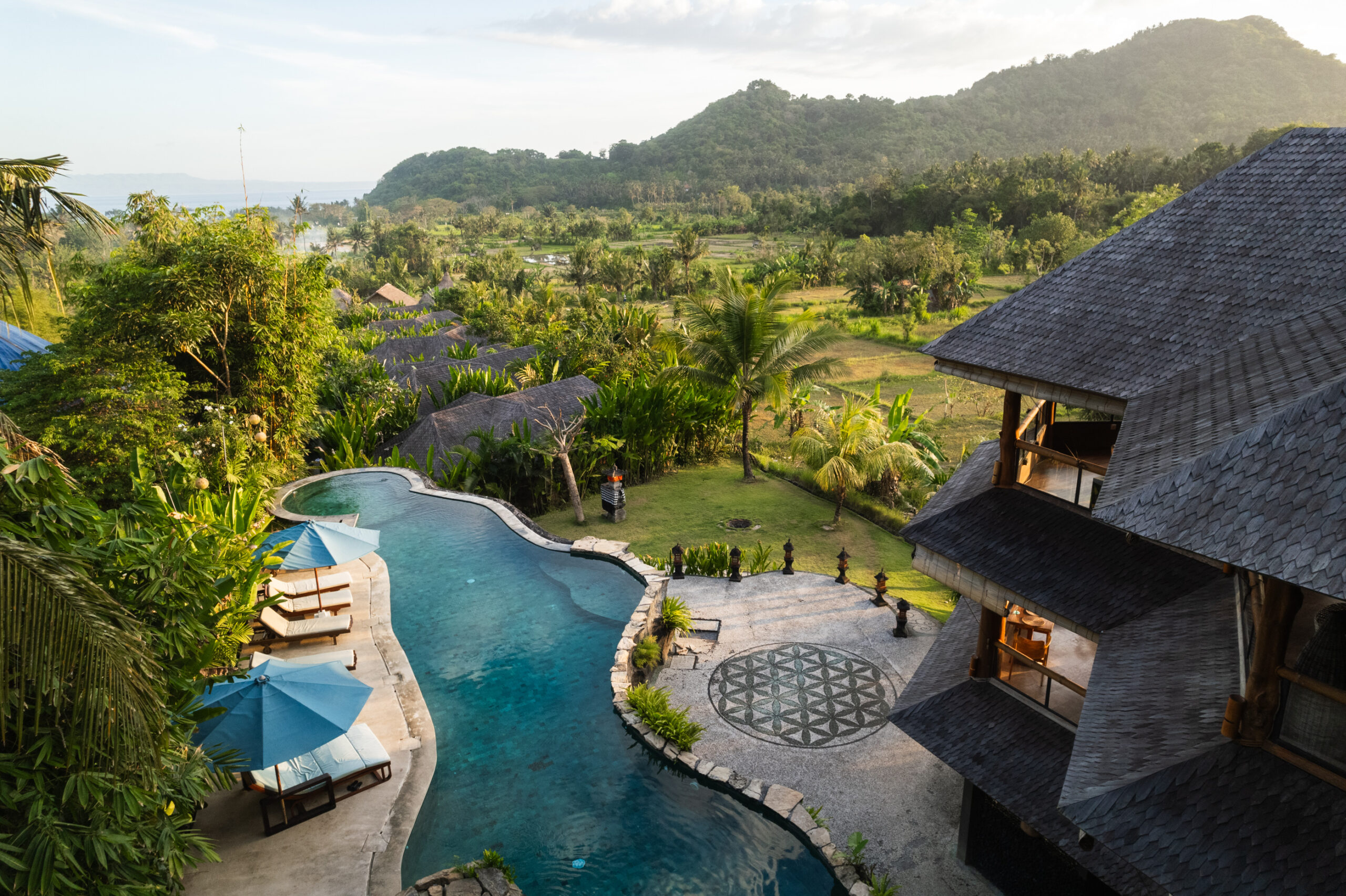 TROPICAL ECO-LUXURY 8 BEDROOM RESORT LEASEHOLD IN KARANGASEM BE-2033 